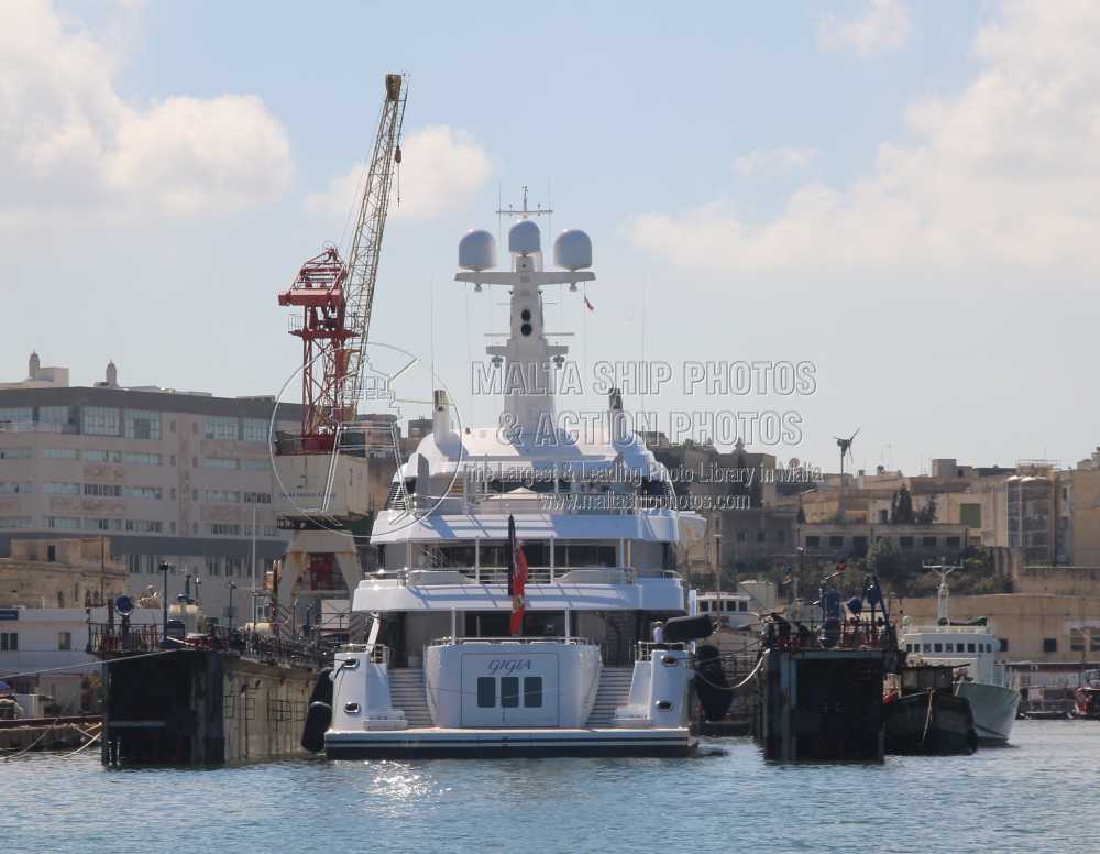 Shipguru's tweet photo. #Superyacht #GIGIA #drydocking inside #Floatingdock #NAZLAB #floated at #grandharbourmalta - 24.09.2024 - https://t.co/nfgboxc3g3 - NO PHOTOS can be used or manipulated without our permission @SaltySeadog @YachtspotterCom @YachtingMag @yachtingmonthly @yachtingpages @ybw https://t.co/GfqlrW56mG