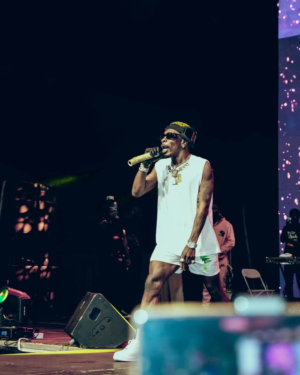 Last Sunday at the independence square, Shatta Wale performed about half of the songs on his newly released SAFA (album) and shockingly, the fans sung along all the tracks he played dito dito from the 3-Day -old album. You can also listen the songs now on all your favorite