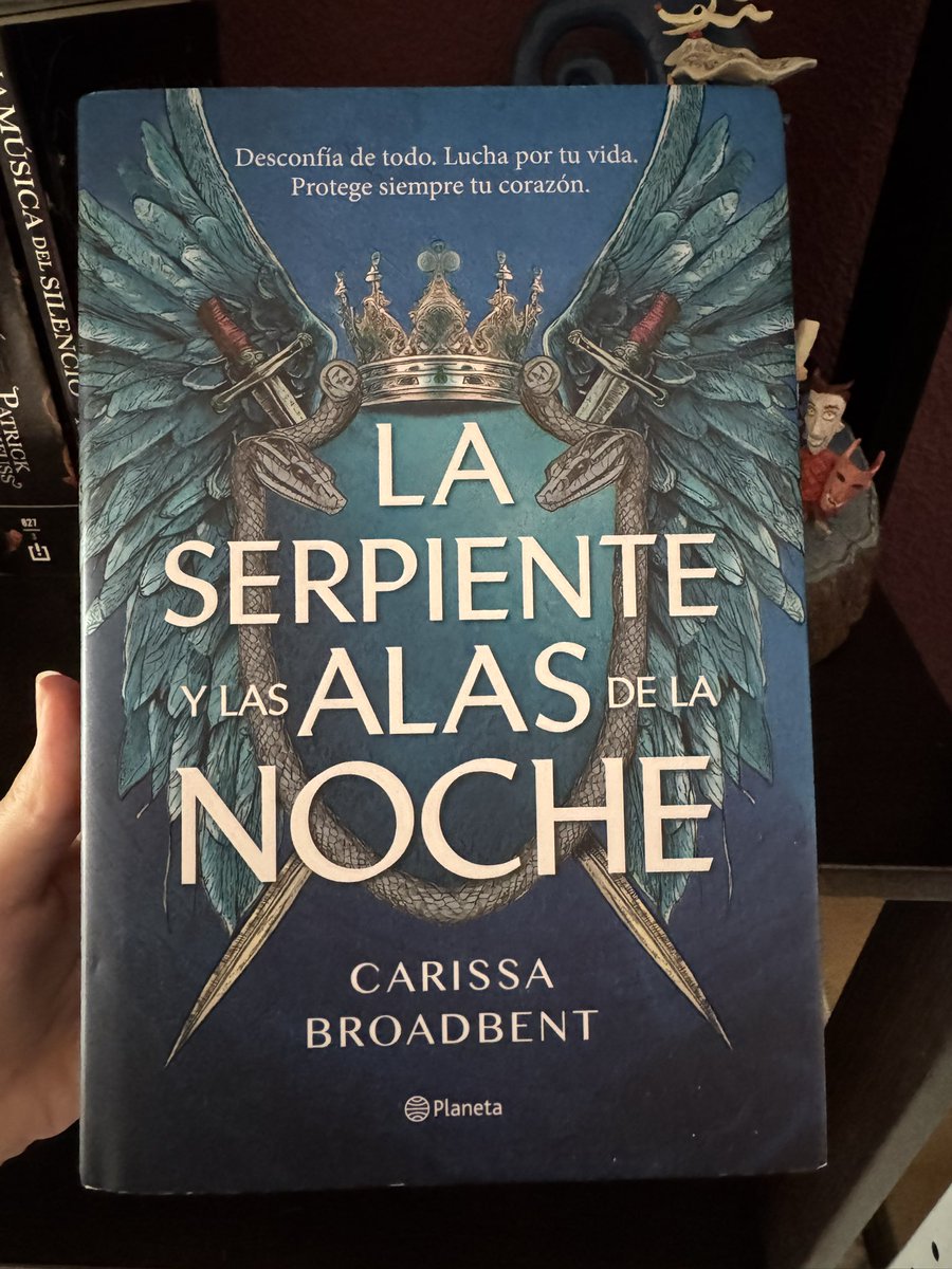 Laufarz's tweet photo. @casadellibro @ItsAlmudena @SoyLaFichaAzul @mipequenadiccio @Celine_Velaris Ya lo tengo en casita, además llegó súper rápido, mil gracias! ❤️✨ https://t.co/m60IU7segs