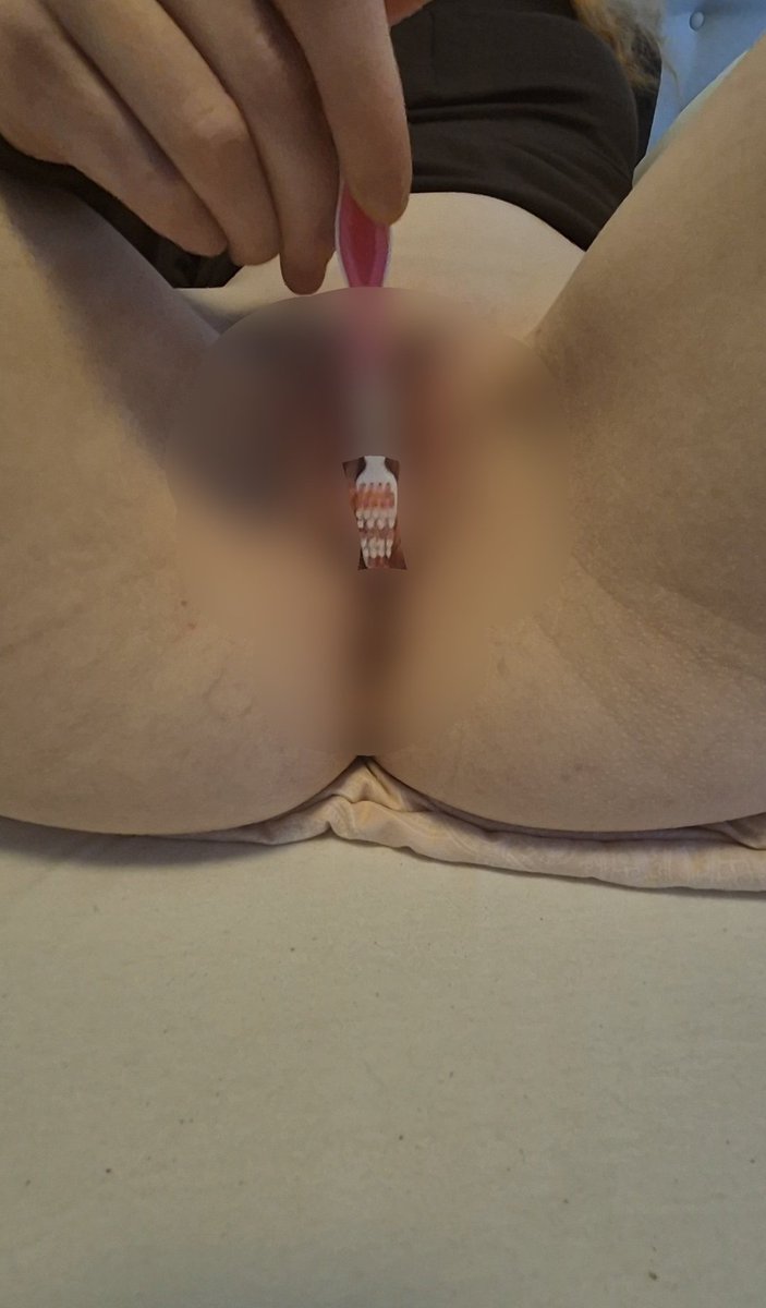 Neues Video mit Zahnbürste von Ronja - Dauer 4 min #sex #porn