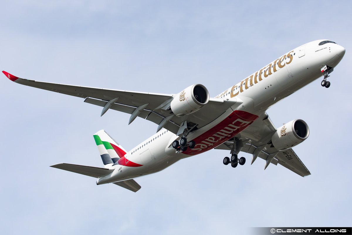 CAlloing's tweet photo. And she is finaly flying !! First flight done today for the first @Airbus #A350 for @emirates #A6EXA 😍😍 Replay #AIB01GA on @RadarBoxCom #Avgeeks #Avgeek https://t.co/rIvG4BL9Bj