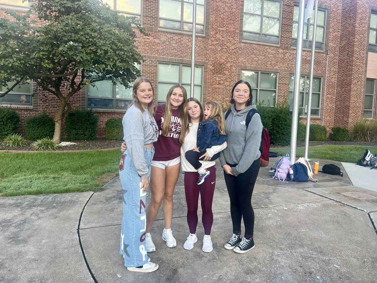 RedBudFCA's tweet photo. Breakfast following our #syatp event this morning. #redbudhs #redbud132 #1stpray https://t.co/ywIWxazHI6