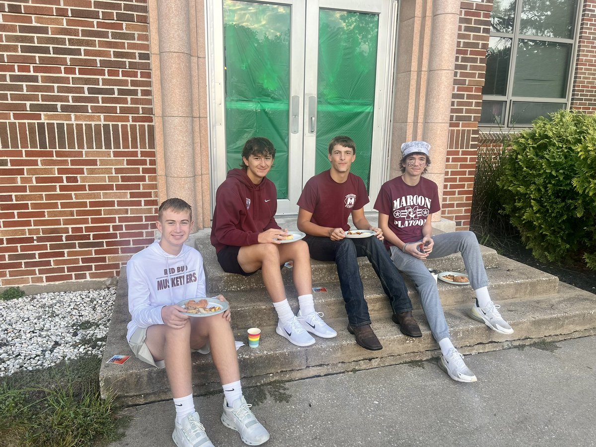 RedBudFCA's tweet photo. Breakfast following our #syatp event this morning. #redbudhs #redbud132 #1stpray https://t.co/ywIWxazHI6