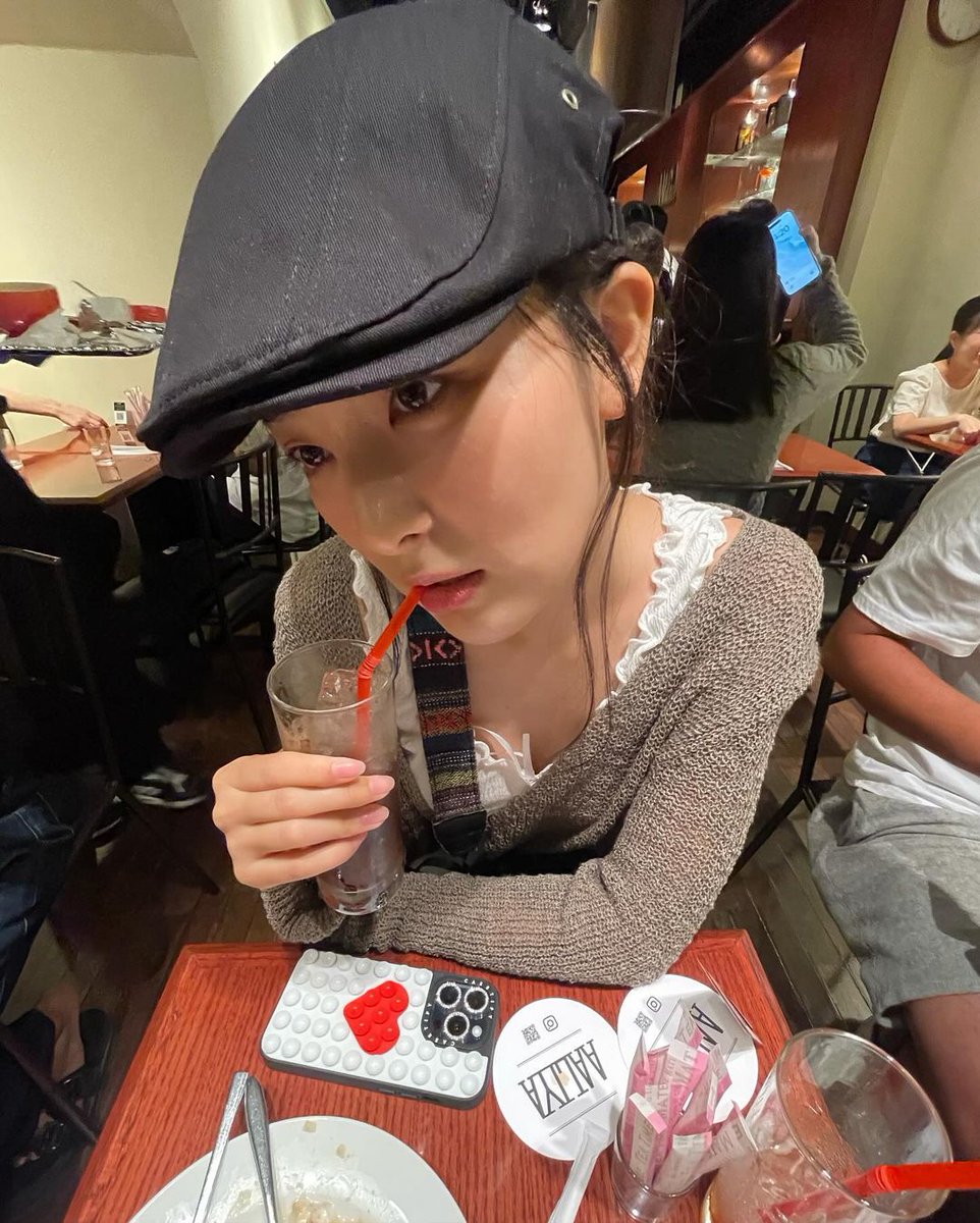 KSGUpdates's tweet photo. 240925 seulstagram update

"It was a short but satisfactory Tokyo trip!!! 😆

@.sukyzin"

https://t.co/cWWWkDTwgi
#레드벨벳 #RedVelvet #슬기 #SEULGI @RVsmtown https://t.co/da9DwTrByW