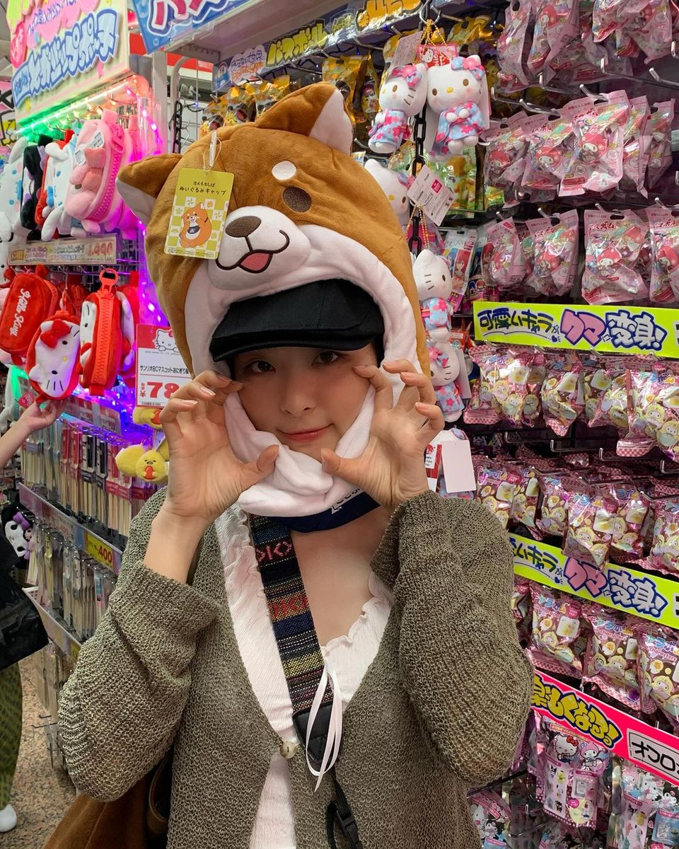 KSGUpdates's tweet photo. 240925 seulstagram update

"It was a short but satisfactory Tokyo trip!!! 😆

@.sukyzin"

https://t.co/cWWWkDTwgi
#레드벨벳 #RedVelvet #슬기 #SEULGI @RVsmtown https://t.co/da9DwTrByW