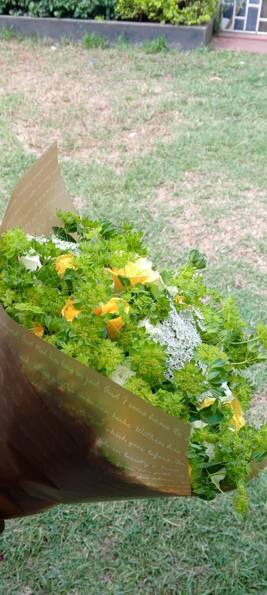 Kuimutathi's tweet photo. We make and delivery really beautiful flowers. Try us for deliveries in Nanyuki 🥳💐🦋✨ https://t.co/4ConeIWZhr