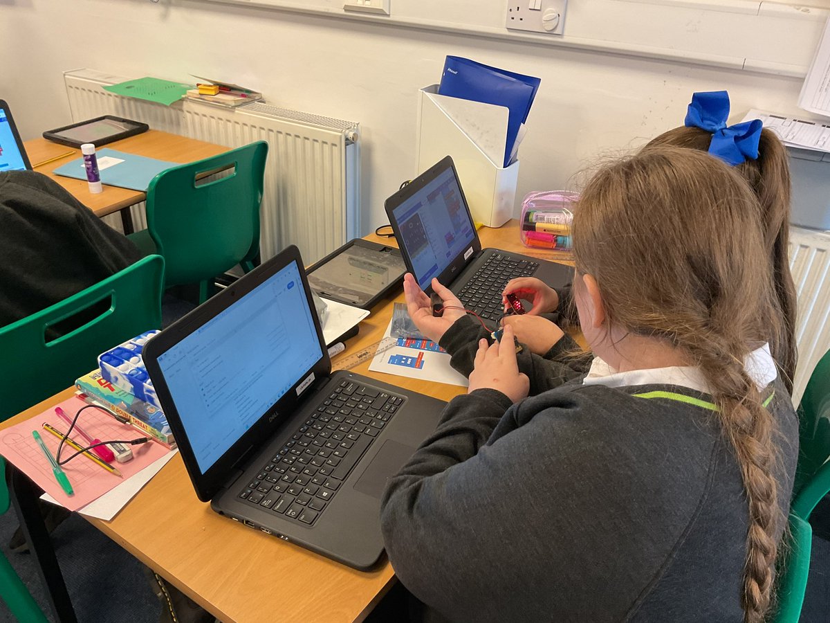 LindenRDPoplar's tweet photo. Our โmodifyโ lesson in Computing using the microbits was very successful this afternoon. We found lots of ways of making our โtamagotchisโ stay alive by adding different inputs. #LindenRoad #LindenRoadPoplar #LindenComputing https://t.co/GkHOVqIKNu