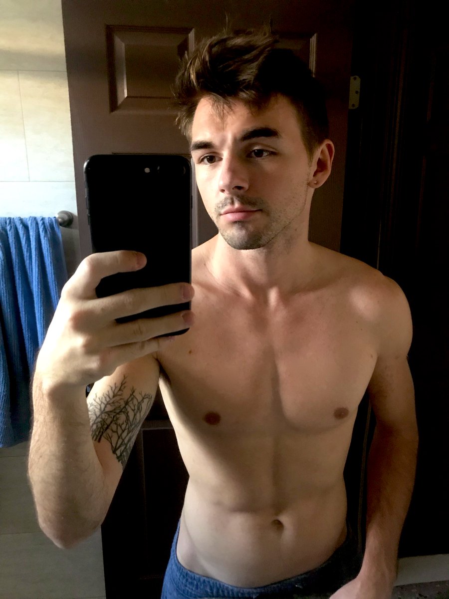 boy_fynn's tweet photo. Haven’t posted on here in a hot minute. Hi 🥸✌️ https://t.co/OhvVsTjYA7