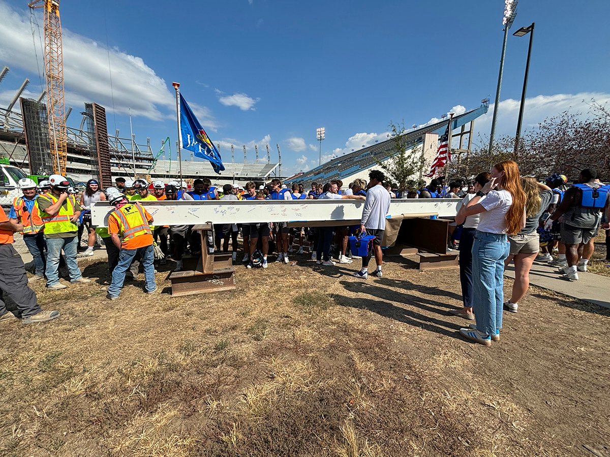 ttinc's tweet image. Phase 1 of the reno of @UnivOfKansas David Booth Kansas Memorial Stadium topped out last week. @ttinc&apos;s #ConstructionEngineering team, which provided connection design &amp;amp; Tekla modeling to @turner_talk &amp;amp; erection engineering to Doherty Steel, was on hand for the festivities.