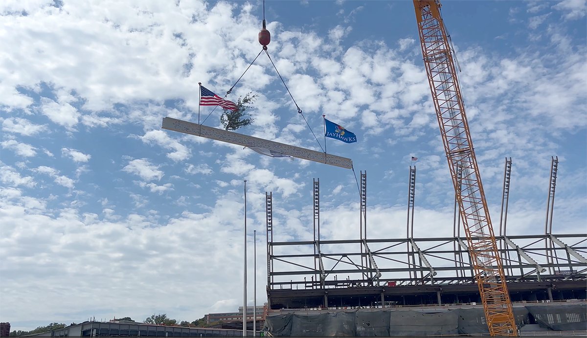 ttinc's tweet image. Phase 1 of the reno of @UnivOfKansas David Booth Kansas Memorial Stadium topped out last week. @ttinc&apos;s #ConstructionEngineering team, which provided connection design &amp;amp; Tekla modeling to @turner_talk &amp;amp; erection engineering to Doherty Steel, was on hand for the festivities.