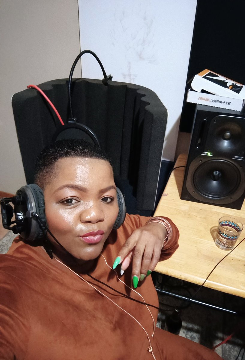 MaxyKhoisan's tweet photo. Having sleepless nights busy recording🎙️🎧💃🕺🎶 super great Campaign Songs 🎶🔥 for our Parliamentary Candidates in Botswana 🇧🇼💯📌 #ItsElectionsTime #ItsRalliesTime #LetsGoVote #MaxyKhoiSanMusic #Enton #VersatileSongBird #TseDitona #TseDiiketlileng #QueenOfCultureMusic https://t.co/NS8QeeRKe7
