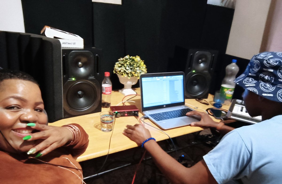MaxyKhoisan's tweet photo. Having sleepless nights busy recording🎙️🎧💃🕺🎶 super great Campaign Songs 🎶🔥 for our Parliamentary Candidates in Botswana 🇧🇼💯📌 #ItsElectionsTime #ItsRalliesTime #LetsGoVote #MaxyKhoiSanMusic #Enton #VersatileSongBird #TseDitona #TseDiiketlileng #QueenOfCultureMusic https://t.co/NS8QeeRKe7