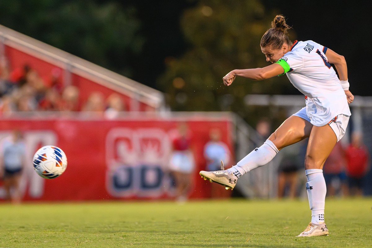 AuburnSoccer's tweet photo. 2nd in the NCAA for season assists | 7️⃣
3rd in the NCAA for career assists | 3️⃣8️⃣

How about a little love for the cap’n 🫶

#WarEagle | @annahaddock_ https://t.co/smlINANcQd