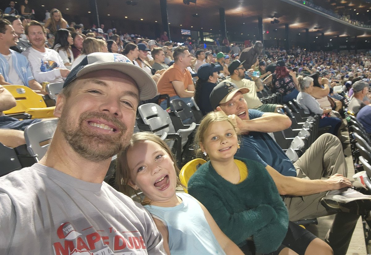 caseywildclay's tweet photo. Happy #NationalDaughtersDay! Enjoyed the #lastdayofsummer w/ a double #daddydaughterdate at the @StPaulSaints #baseball game. Gave our compliments to @chef_saints of @CHSFieldStPaul and enjoyed the #fireworks and weather for a perfect end to the season! #StPaulSaints #CHSField https://t.co/bydRs9Iu3I