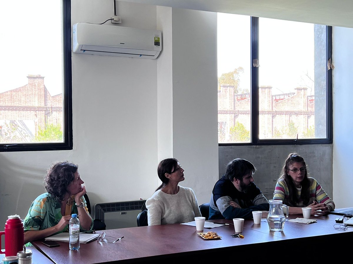 Compartimos las fotos del Encuentro del Seminario Permanente "Metodología para la investigación en DDHH" de septiembre con la participación de Roxana Ynoub, Hugo Alazraqui y su equipo