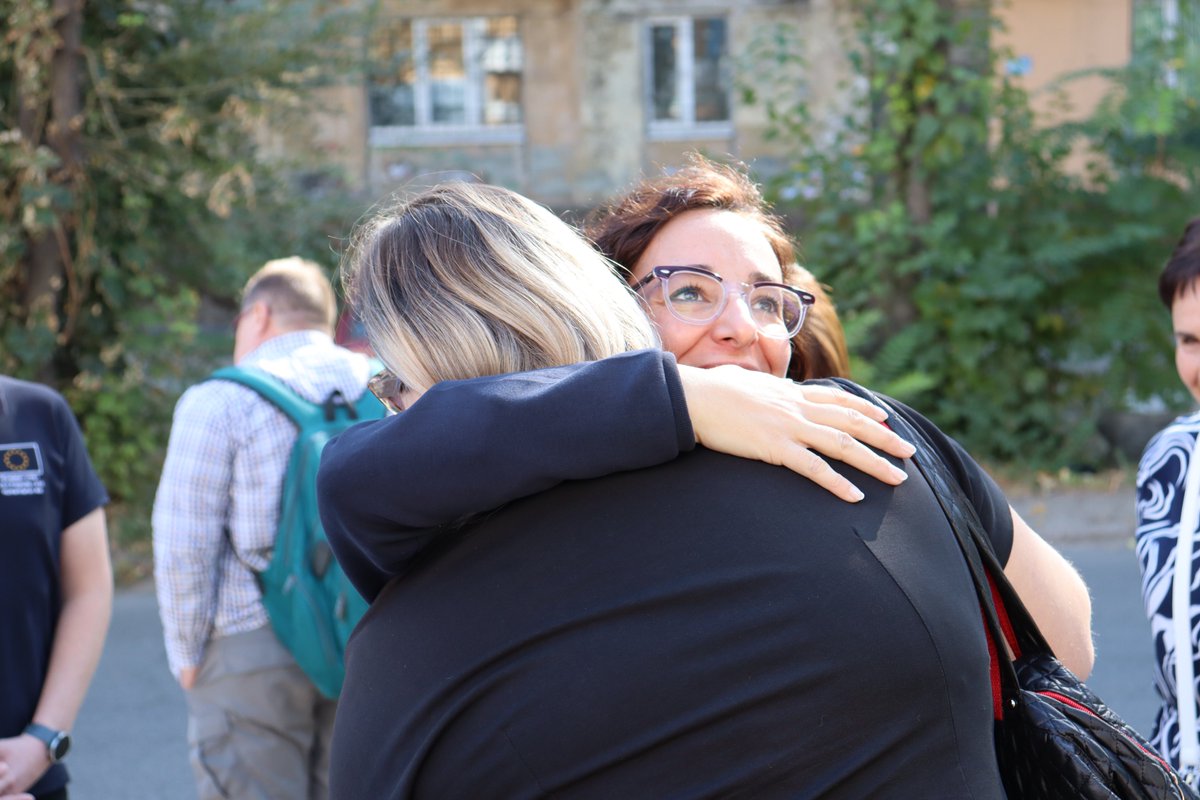 UNHCR Ukraine (@unhcrukraine) on Twitter photo Today, the new Head of <a href="/eu_echo/">EU Civil Protection & Humanitarian Aid 🇪🇺</a> in 🇺🇦 Marianna Franco joined UNHCR in Dnipro to witness the impact & destruction from Russian attacks + meet displaced families & hear their stories.
🙏EU🇪🇺 for your support enabling us to react fast during emergencies + support those in dire need. Today, the new Head of <a href="/eu_echo/">EU Civil Protection & Humanitarian Aid 🇪🇺</a> in 🇺🇦 Marianna Franco joined UNHCR in Dnipro to witness the impact & destruction from Russian attacks + meet displaced families & hear their stories.
🙏EU🇪🇺 for your support enabling us to react fast during emergencies + support those in dire need.