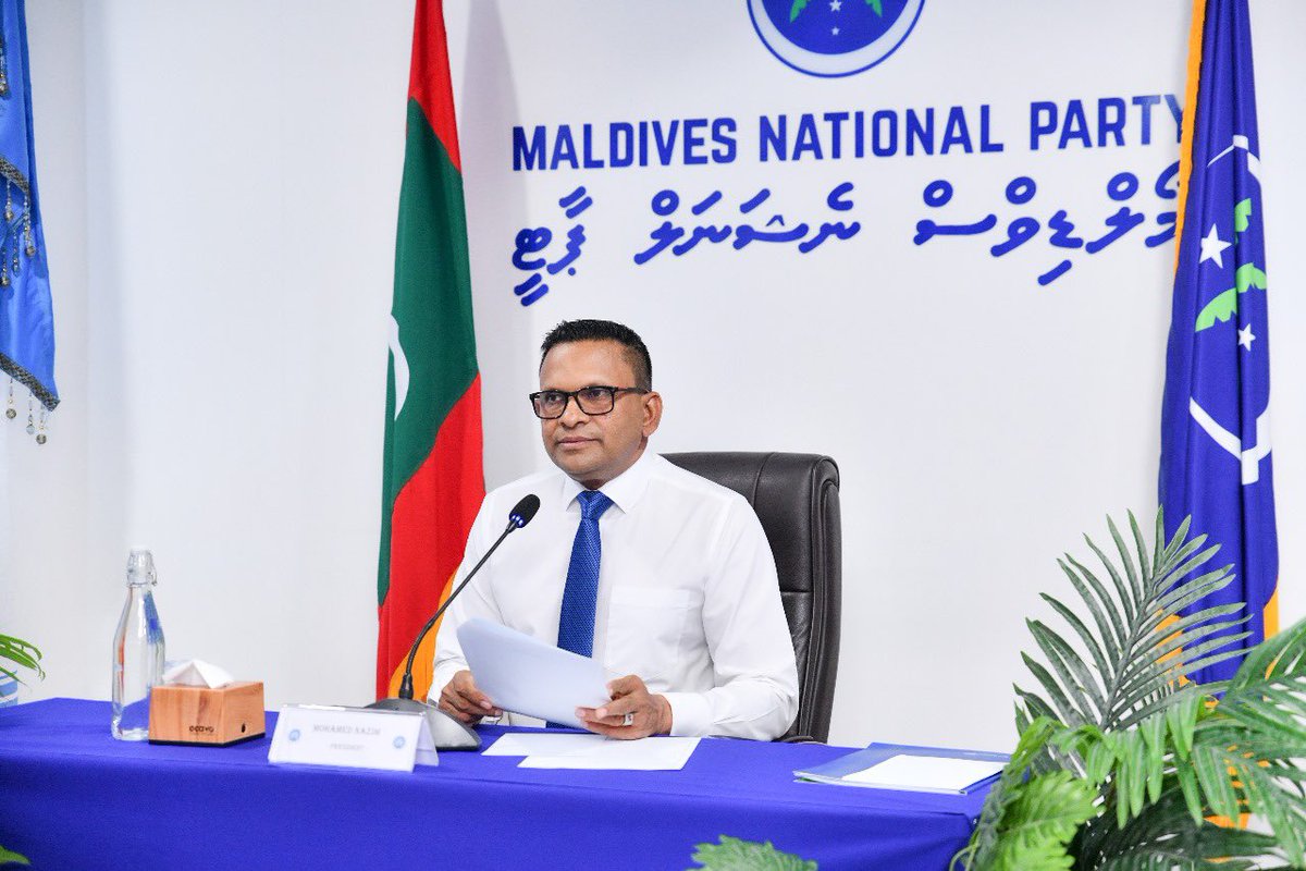 MNP_Secretariat's tweet photo. މޯލްޑިވްސް ނެޝަނަލް ޕާޓީގެ ޤައުމީ ހިންގާ ކައުންސިލްގެ 9 ވަނަ ބައްދަލުވުންވަނީ މިއަދު ބާއްވާފައެވެ. މިބައްދަލުވުމުގައި މައިގަނޑުގޮތެއްގައި މަޝްވަރާކުރެވިފައިވަނީ ޕާޓީގެ ހިންގުން އިތުރަށް ހަރުދަނާކޮށް، ޕާޓީގެ މިސްރާބު ބައްޓަ��ްކުރާނެ ގޮތާއި މެދުގައެވެ. https://t.co/w9CpMeb1Qg