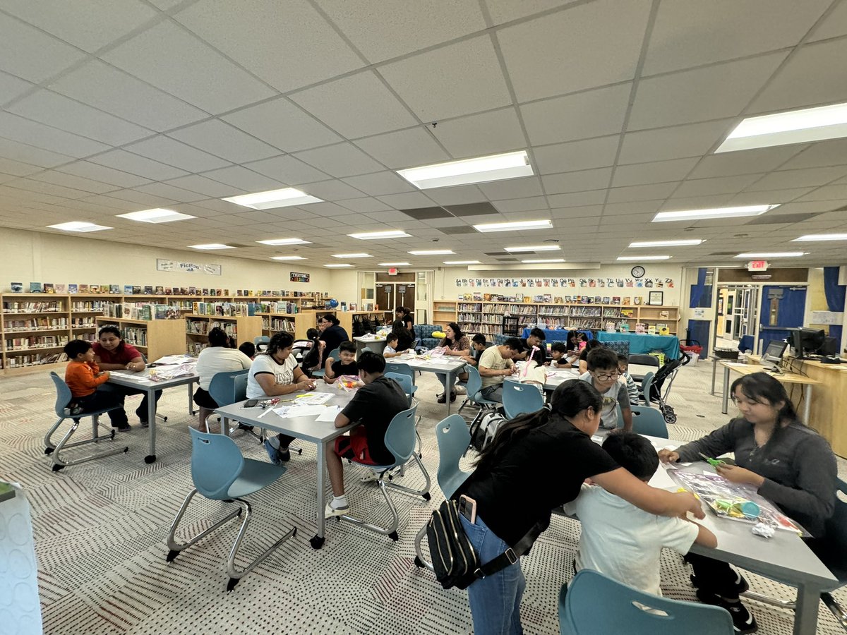 MsBoonesBabes's tweet photo. Last nights Hispanic parent workshop was so much fun! It was a great turnout even with the crummy weather! Looking forward to many more! #MsBoonesBabes @ConderStars https://t.co/KoBPwpoduZ