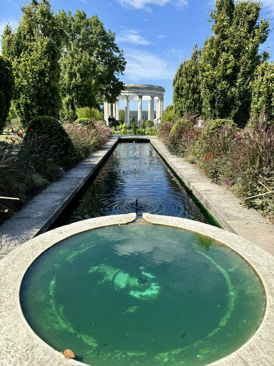 CAAWConnect's tweet photo. 🌳🌱🪻🪴🌻 A Visual Feast! CAAW continued our annual tradition of volunteering at Untermyer Gardens, the stunning public gardens overlooking the Hudson in Yonkers.

We spent a few hours getting (a little) dirty while helping to restore breathtaking gardens to their former glory. https://t.co/RGZxXw5Yfw