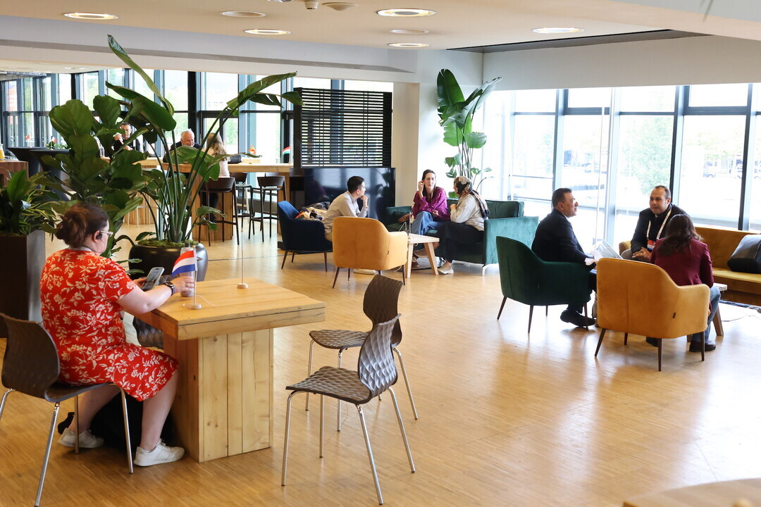 We're live! Welcome to the EADV Congress 2024 in Amsterdam!

An exciting start to the #EADVCongress. Over 600 global experts from 50+ nations are presenting cutting-edge insights in 180 sessions, setting the stage for a transformative event in dermatology and venereology.