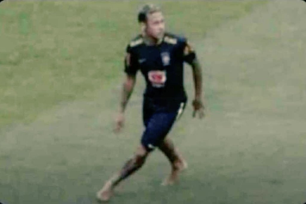 jonah_male's tweet photo. Me : Both teams to wear shoes.

Betpawa: https://t.co/CugMoIdihw