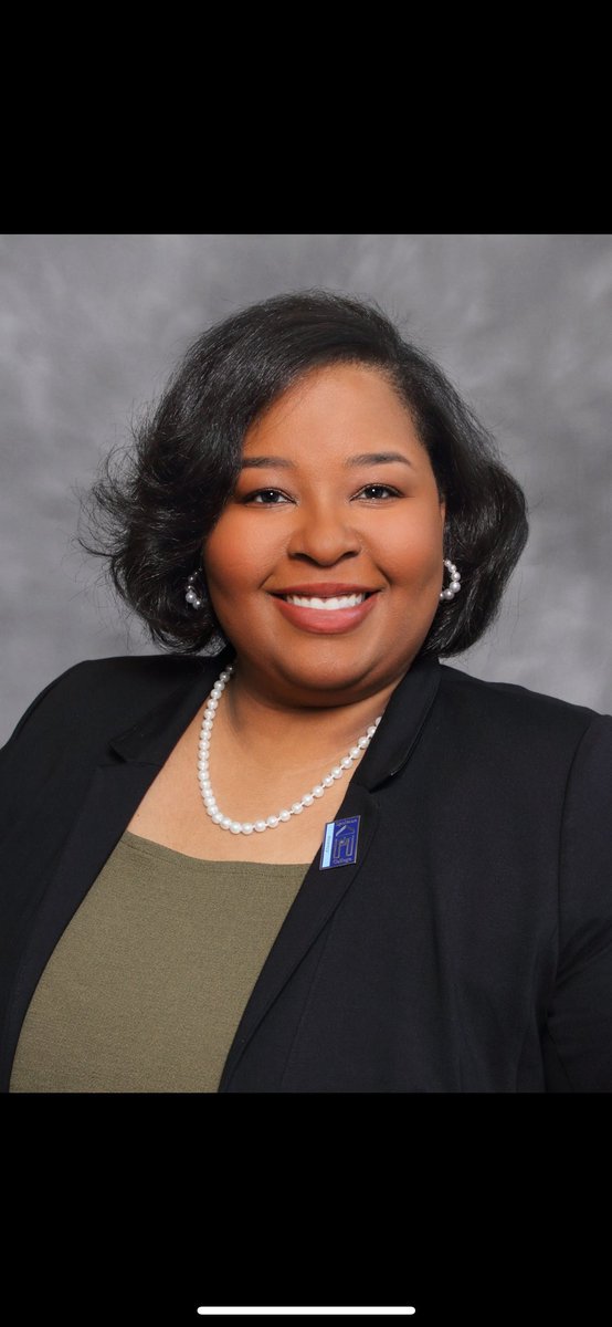 Kennedy Key (@kennedydkey) on Twitter photo *clears throat and taps mic*
Hi everyone! ERAS is submitted so itās a fine time to introduce myself. My name is Kennedy, an M4 <a href="/MedicalCollege/">Medical College of Wisconsin</a> and Iām officially #EMBound
I love my family, Bobās Burgers, true crime, and baking. Looking forward to an exciting interview season! *clears throat and taps mic*
Hi everyone! ERAS is submitted so itās a fine time to introduce myself. My name is Kennedy, an M4 <a href="/MedicalCollege/">Medical College of Wisconsin</a> and Iām officially #EMBound
I love my family, Bobās Burgers, true crime, and baking. Looking forward to an exciting interview season!