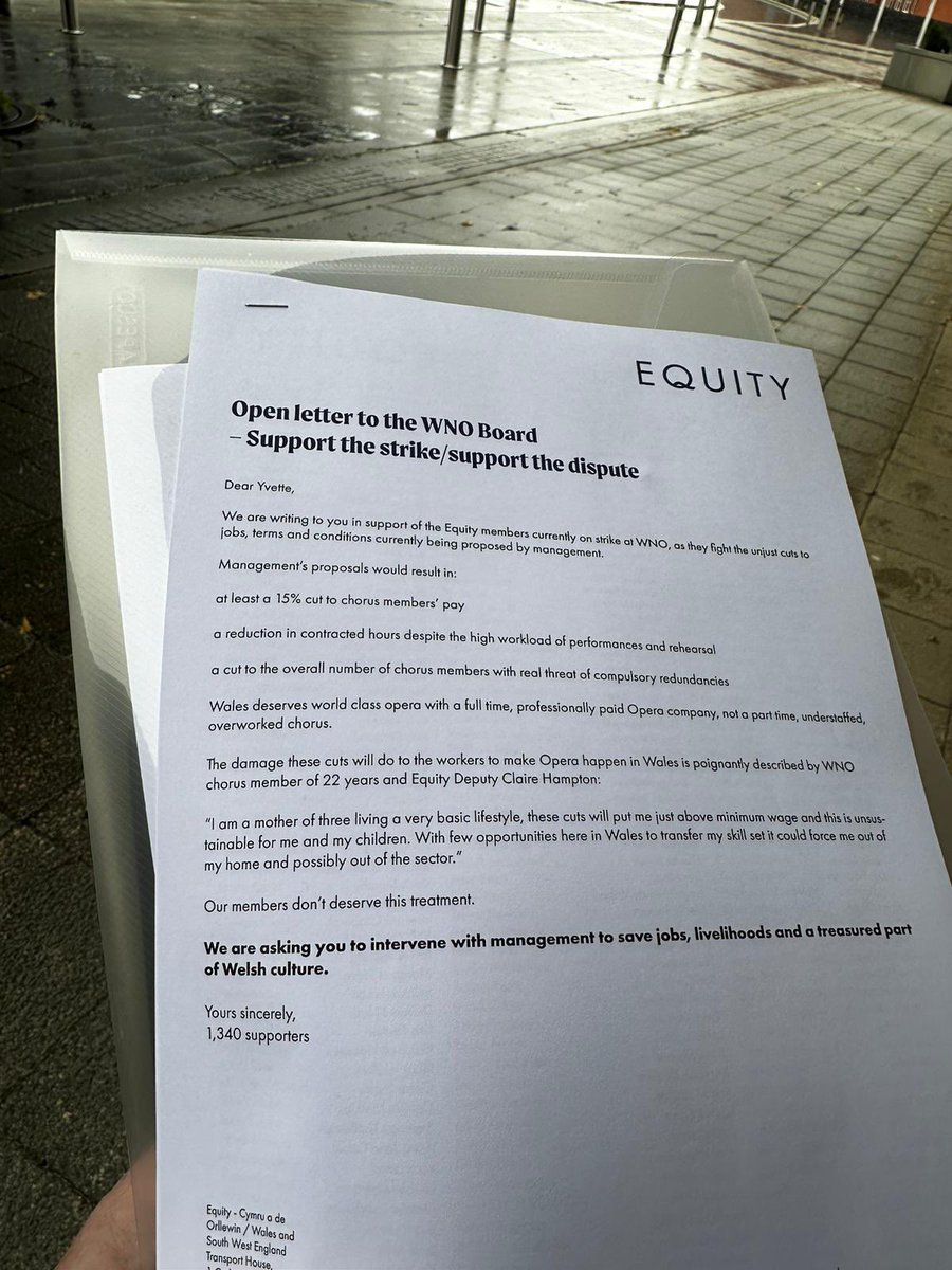 Today <a href="/Equity_Wales/">Equity Cymru</a> and members in the Welsh National Opera chorus met with the Board of the WNO.

They handed in our letter - signed by over 1,300 of you! - asking for the Board to oppose job cuts and #SaveOurWNO