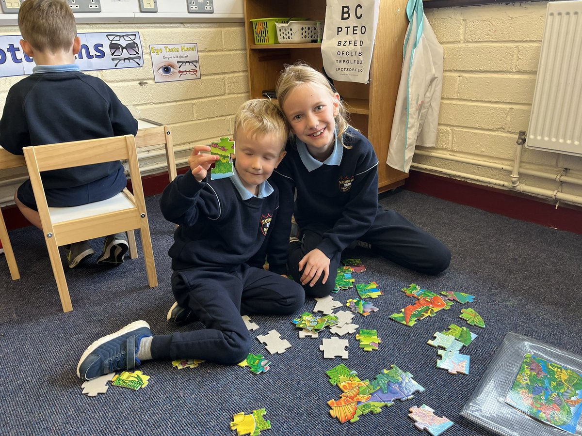 3rd Class really enjoyed making jigsaws with our buddies from Junior Infants as part of Wellbeing Wednesday today 😃 <a href="/MsHaydenRNS/">𝕄𝕤.ℍ𝕒𝕪𝕕𝕖𝕟</a> <a href="/RathnureNS/">Rathnure NS</a>
