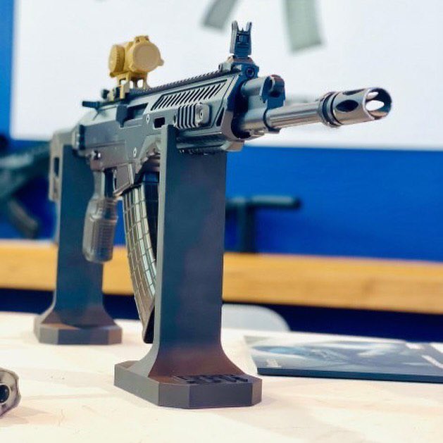 ters__e's tweet photo. Azərbaycan yeni yaraq ürətti
“Turan 1”

Çəki: 3.600 
Vuruş məs: 1000m
Daraq tutumu: 30 https://t.co/PIMmPHPiN8