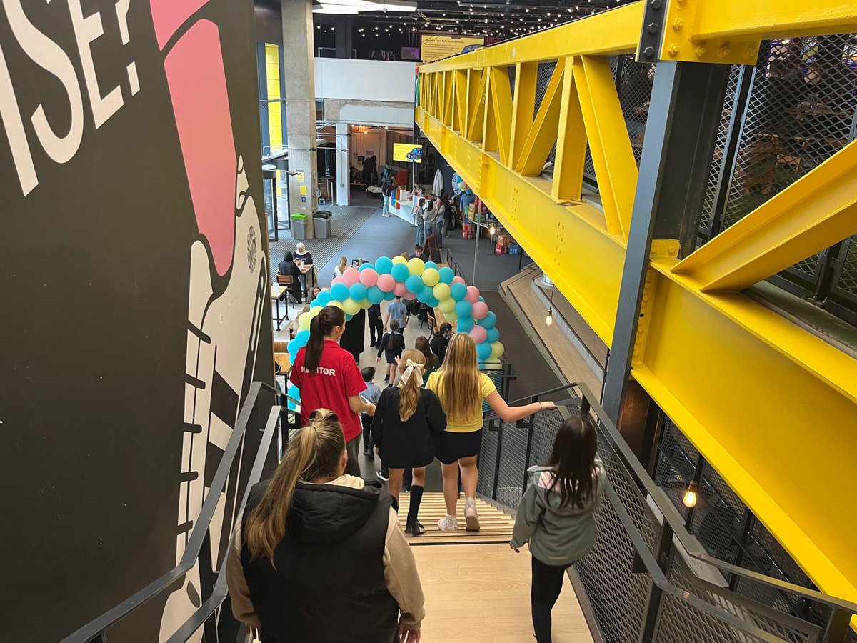 WellshotPrimary's tweet photo. We finished our day at @UniStrathclyde with a tour of the fantastic campus and our beautiful city 😍 what a perfect day to explore outside 🌳 ☀️ @YStrathclyder @GlasgowPedagogy @EdISGlasgow @EducationScot https://t.co/m9xUX2NSJ7
