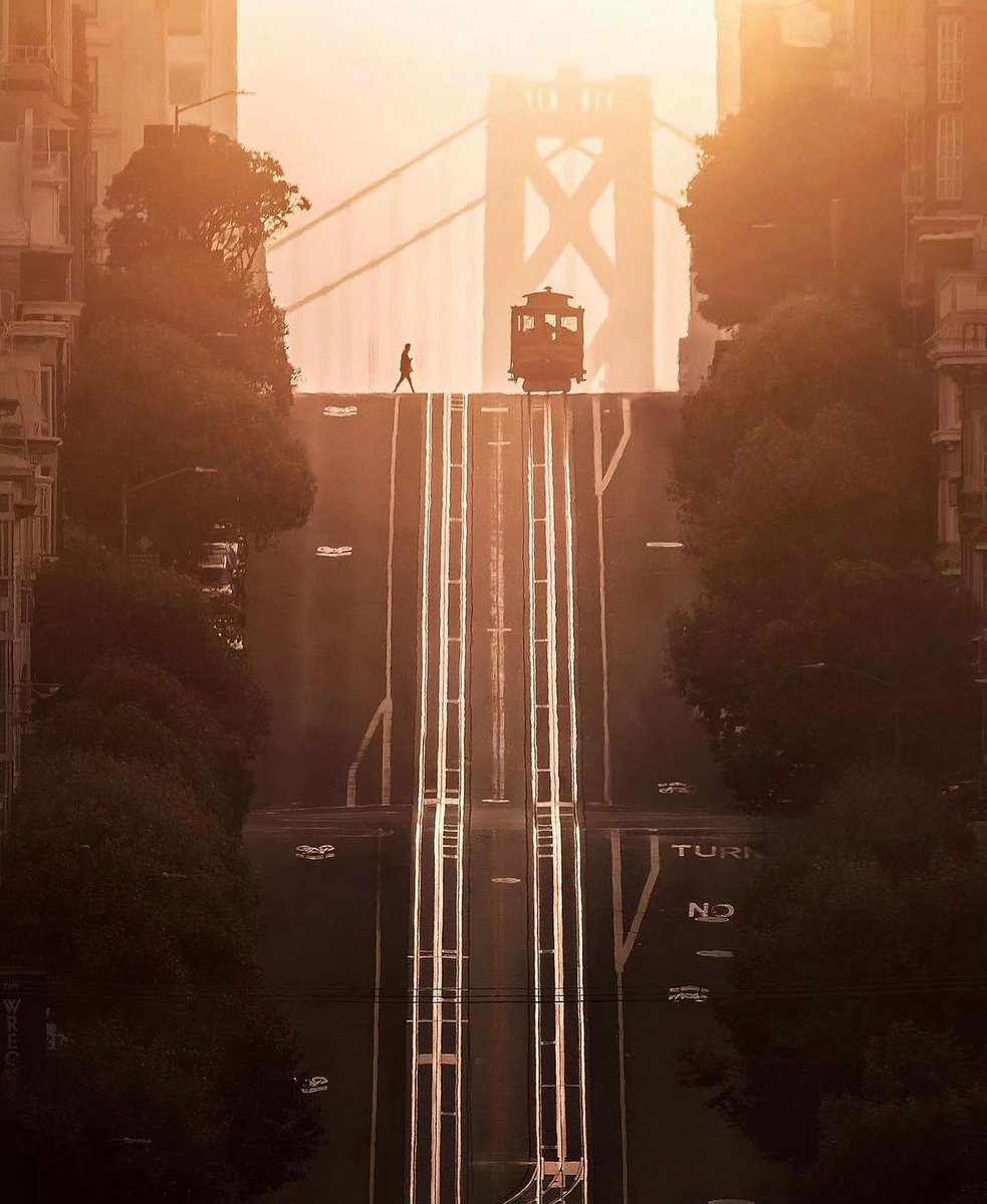 dr_avc's tweet photo. Golden hour, San Fransisco

#Photographize #etczine #instaart #loveart #art #artwork #agameoftones #milliondollarvisuals #eclectic_shotz #illgrammers #createexplore #createexploretakeover #shotzdelight #lensbible #streets_vision #ourmoodydays #sanfrancisco #photoaday #photo https://t.co/2zuyUEqgKD