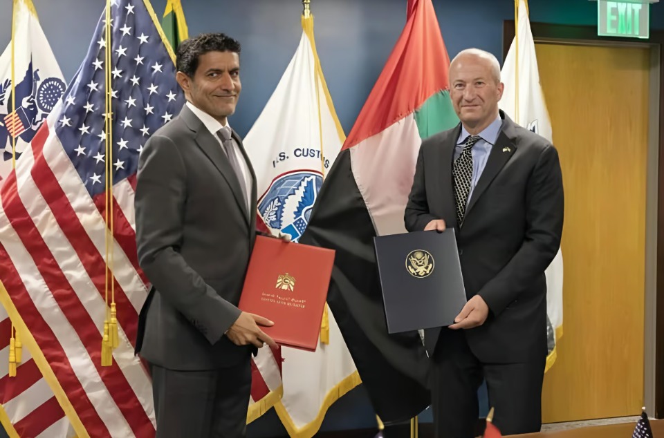 theeyessource's tweet image. The UAE and US just signed a customs cooperation agreement aimed at boosting trade, which reached $39.5 billion in 2023. This will reduce violations and enhance customs efficiency. #TradeBoost #UAEUSPartnership #CustomsCooperation #EconomicGrowth #GlobalTrade #Innovation