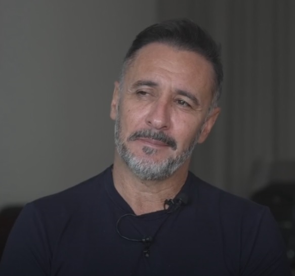 futbolarena's tweet photo. - Soru: "Uzun süredir yurt dışında çalışıyorsunuz. Hayatınız nasıl?"

- Vitor Pereira: "Yalnızım." https://t.co/aV5A4vWhRB