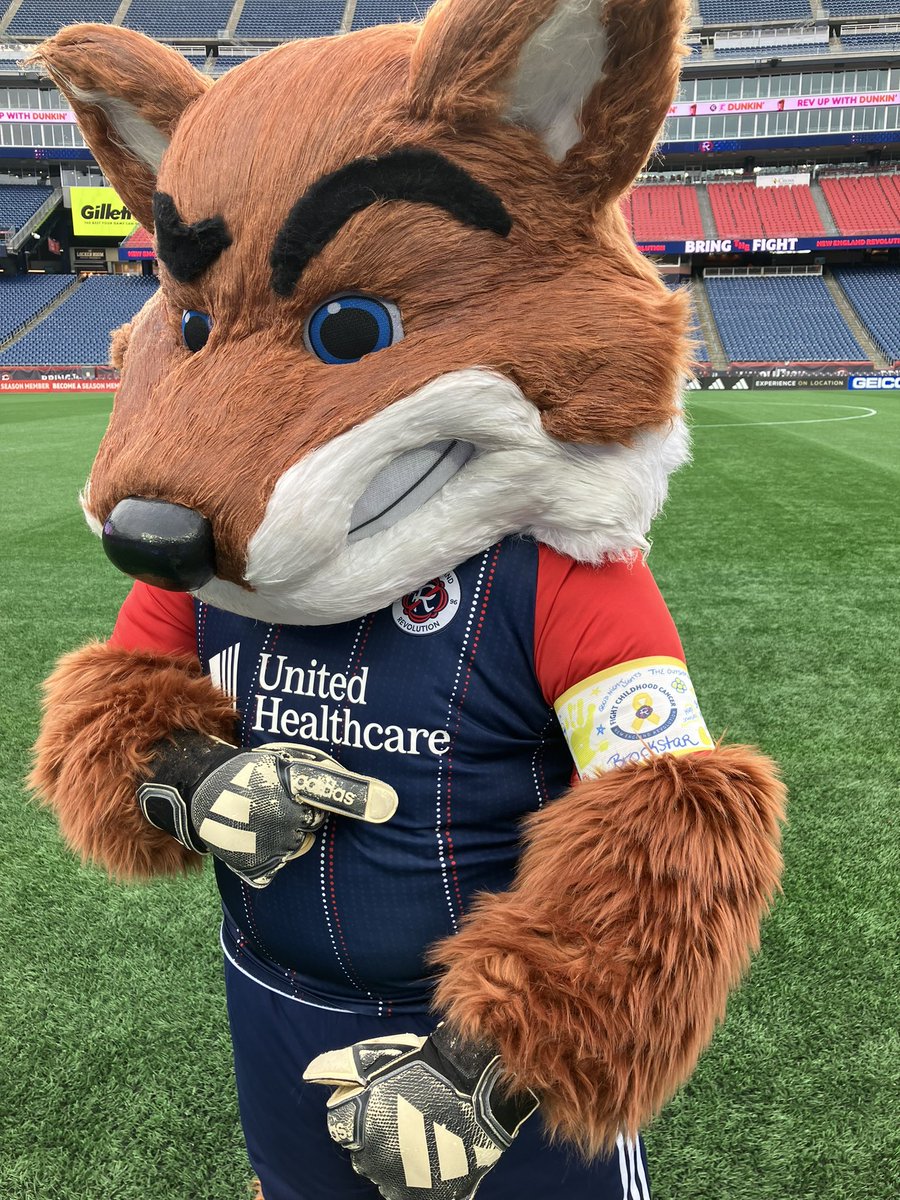 REALSlyde's tweet image. Happy #Wednesday everyone! Looking for a chance to win a Carles Gil signed KCC themed Captain’s Arm Band? Like and Retweet this post to be entered to win! 
#NERevs