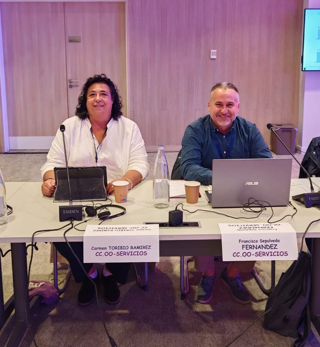 En París, reunión CICE <a href="/CarrefourGroup/">Carrefour</a> con <a href="/francissepu/">Francisco Sepulveda</a> y Carmen Toribio en representación de Grupo <a href="/CCOOCarrefour/">Grupo CCOO Carrefour</a> <a href="/serviciosccoo/">Servicios CCOO</a> <a href="/ComercioCCOO/">Comercio Servicios CCOO</a>