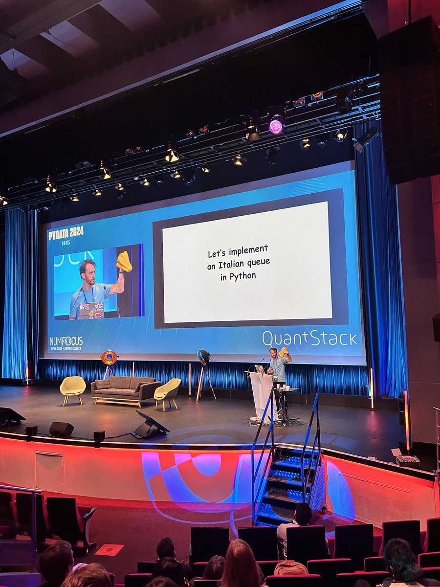 @lucabaggi_ one of the best lightning talks 😄