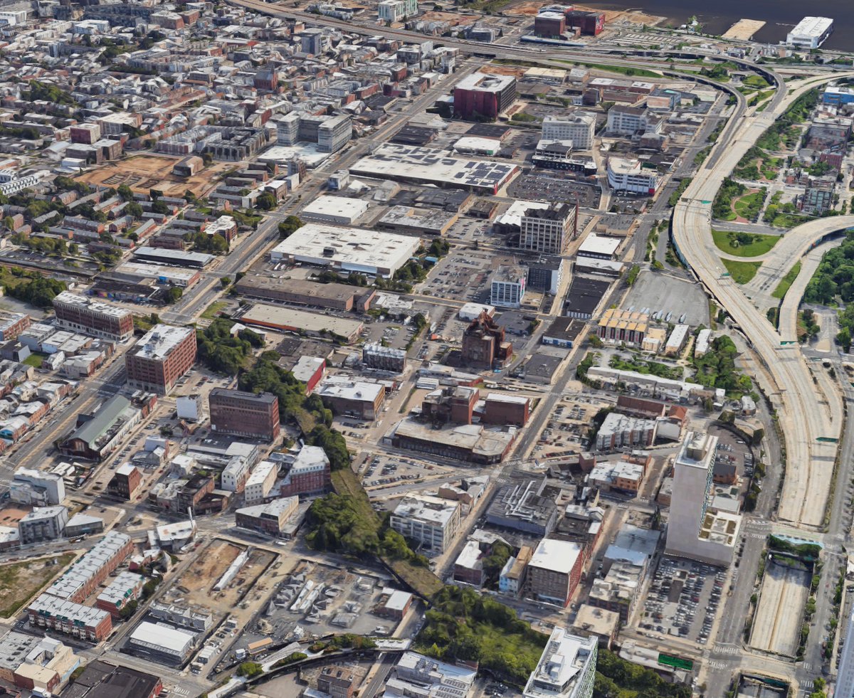 civic_grit's tweet photo. An important task for Philly is to guide the redevelopment of the Callowhill area.

Right now it's largely parking lots and underused lots but with the right planning, and public investment, the area could be a thriving neighborhood.

A thread with some thoughts: https://t.co/ozcyARuQFV