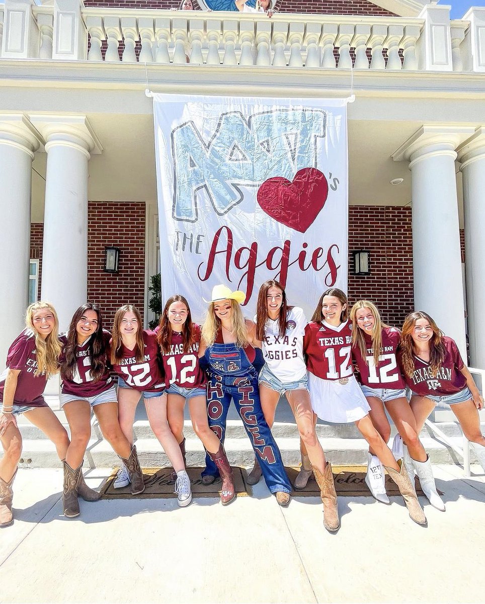 DallasADPi's tweet image. Over these next six months, we will be shining a spotlight on our 10 Texas chapters who participate in Fall Recruitment. Next up is Zeta Lambda chapter at Texas A&amp;amp;M University in College Station.
 
#WLFEOWednesday #AlphaDeltaPi #FormalRecruitment #GoADPi #ADPiTexasInitiative