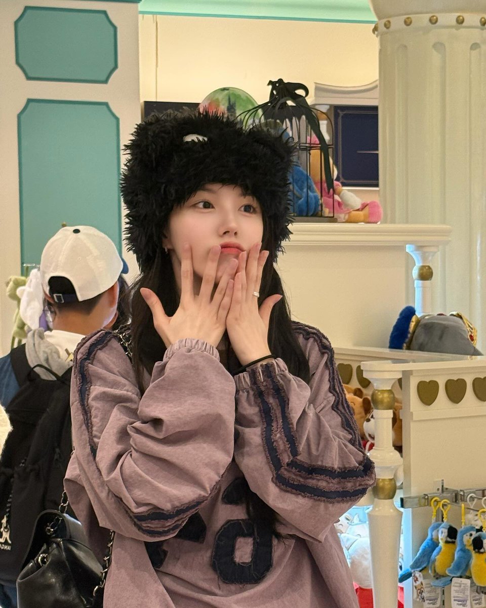 xiyeonzone's tweet photo. 240925 [PIC] 
Xiyeon Instagram updates

Koko👾👻🖤

#Xiyeon_ig 
#xiyeon #parkxiyeon #시연 #박시연 

Xiyeon's Instagram ➫ @ 0_0.1114 https://t.co/XUAk6Jj1hW