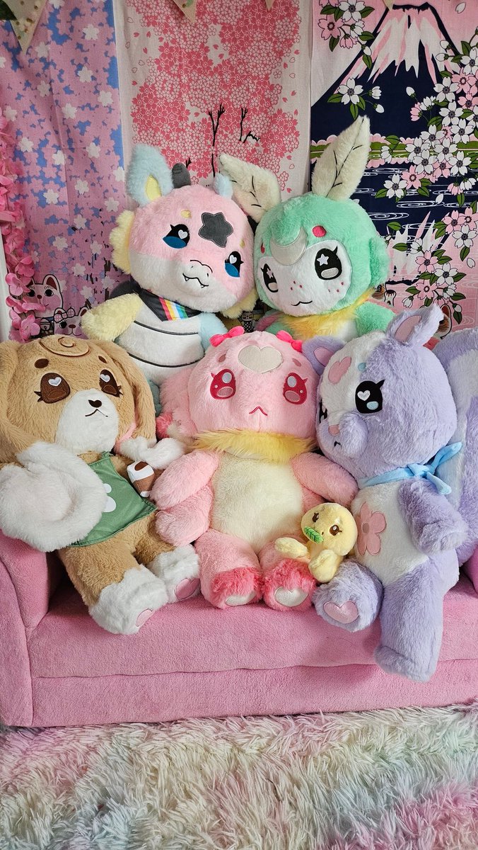 Sugary_Carousel's tweet photo. (It costs 0$ to rt a small artist!)
You can still adopt series 2 now with extended pre0rders !!! https://t.co/5J5DXG5QsM