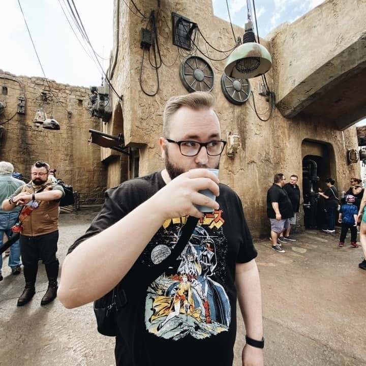 slamdot's tweet photo. Meet Garrett, a Digital Strategist who joined us in June! He is passionate about people and loves to help others grow and achieve their goals. Outside of work, he enjoys time with his wife Haley, playing music, and cheering on the Green Bay Packers! 🖤 https://t.co/rgb5MoVc0A