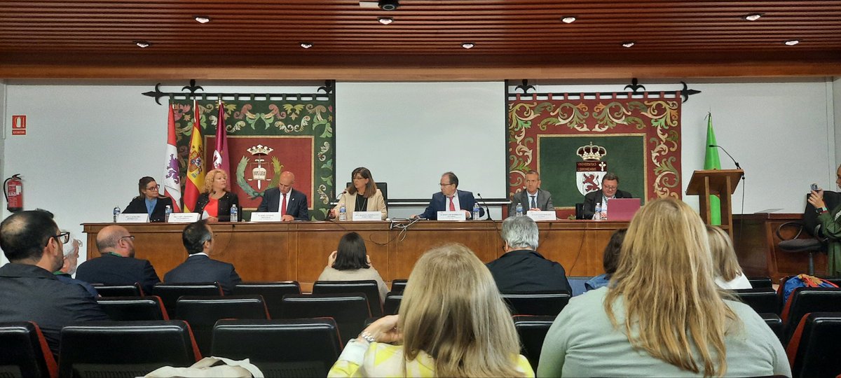 Lucía Díez (@lulucaravana) on Twitter photo En <a href="/unileon/">Universidad de León</a> ha comenzado el <a href="/COTransparencia/">Congreso Internacional de Transparencia #CIT2025</a> inaugurado por la Vicerrectora de Inclusión, Igualdad y Proyección Social En <a href="/unileon/">Universidad de León</a> ha comenzado el <a href="/COTransparencia/">Congreso Internacional de Transparencia #CIT2025</a> inaugurado por la Vicerrectora de Inclusión, Igualdad y Proyección Social