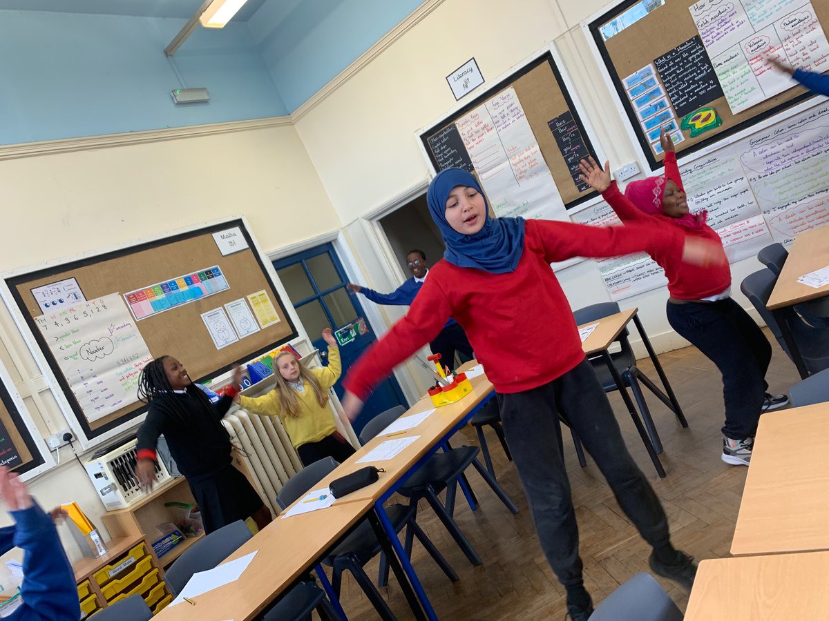 LarkHallPrimary's tweet photo. Year 6 conducted an investigation to see if exercise affects heart rate. 💓 They learnt how to find their pulse and count beats per minute before and after activities. Exciting hands-on learning in action! #lhputney #lhlambeth #lhstu https://t.co/6NwRuLW5tw