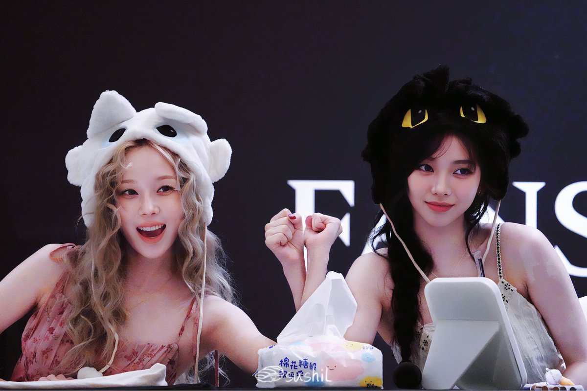 240923 𝐉𝐢𝐦𝐢𝐧𝐉𝐞𝐨𝐧𝐠 𝐜𝐫𝐨𝐬𝐬 🖤🤍

#aespa #에스파
#JiminJeong #지민정 
#KARINA #카리나 #WINTER #윈터