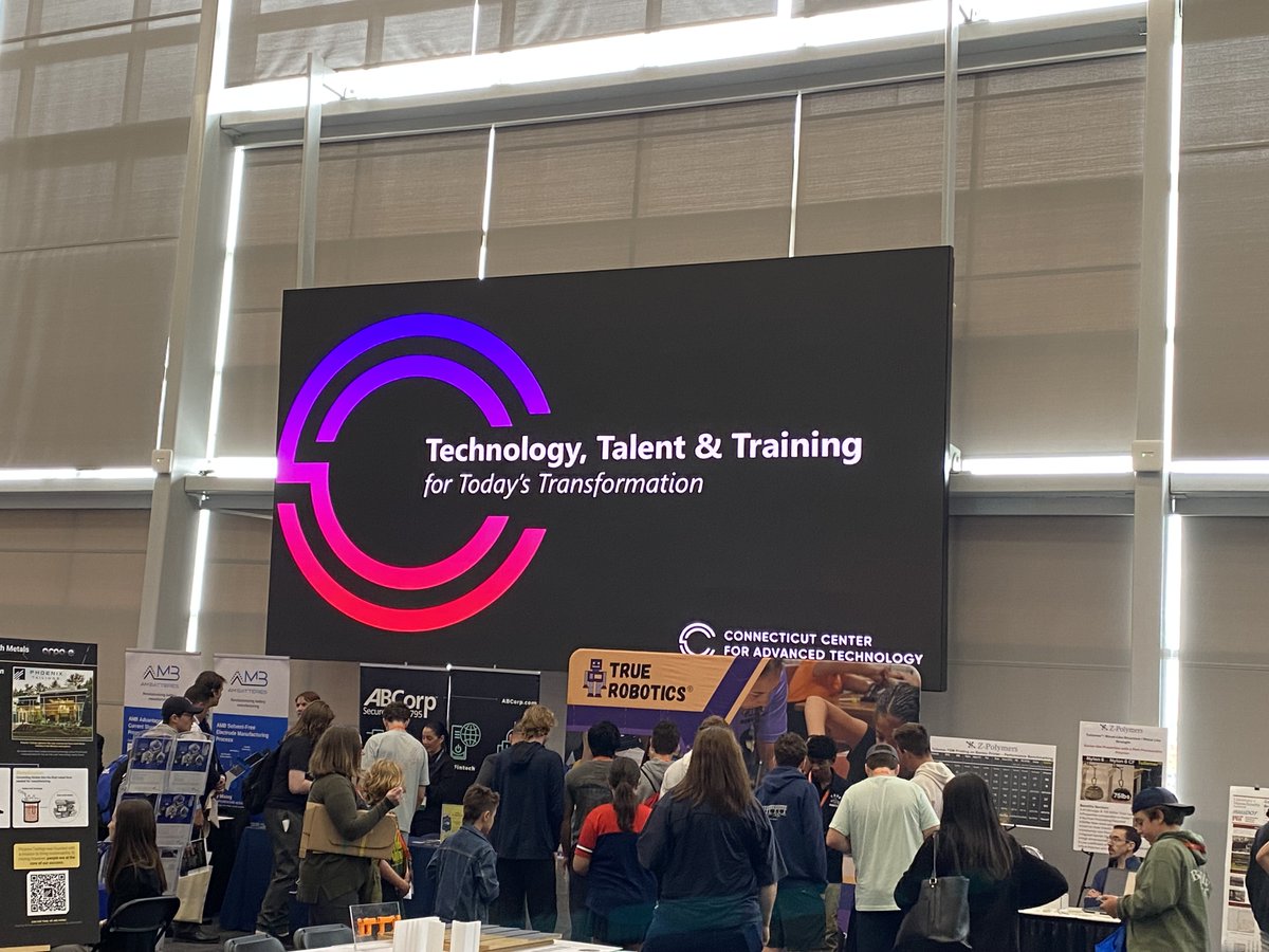 CCATInc's tweet photo. Good morning from Gillette Stadium! If you're at #MashUp2024, come say hi! We're up front and excited to show you what’s new 🦾⚙️ #3Dprinting #automation #manufacturing #technology https://t.co/0shcM7eaOp