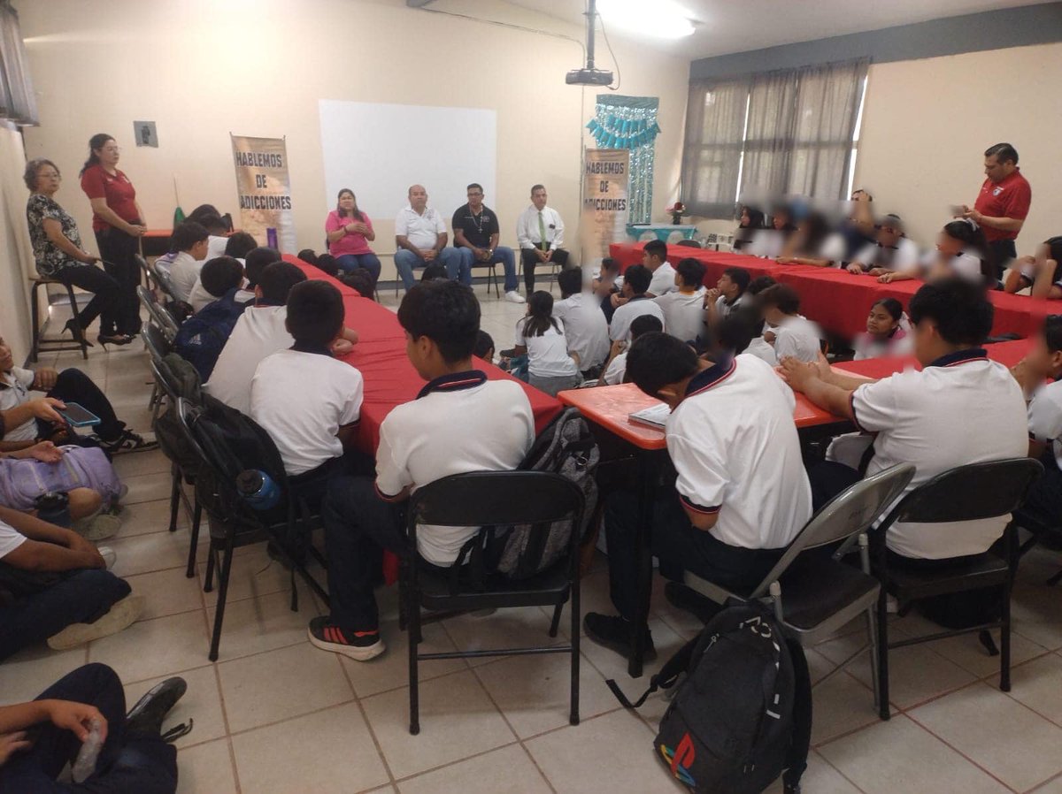 UNavojoa's tweet photo. Conversatorio “ Hablemos de adicciones “
👥Dirigido a alumnos adolescentes 
📍Secundaria General #2 , Col. Beltrones. 
🩶Agrafecemos la participación de Dif Narconon Sonora, Grupo terapéutico libre y feliz -etchojoa, Eduardo Capaceta, Ramón Valenzuela. https://t.co/AB19C2S4o0