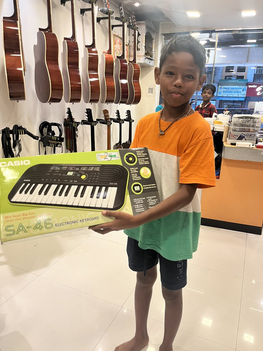 avguitarstudio's tweet image. From dreams to reality! 🎹 

This keyboard was purchased with his own hard-earned cash—passion truly pays off!

#avgs #akasshvermasguitarstudio #passion #music #love #keyboard #paino