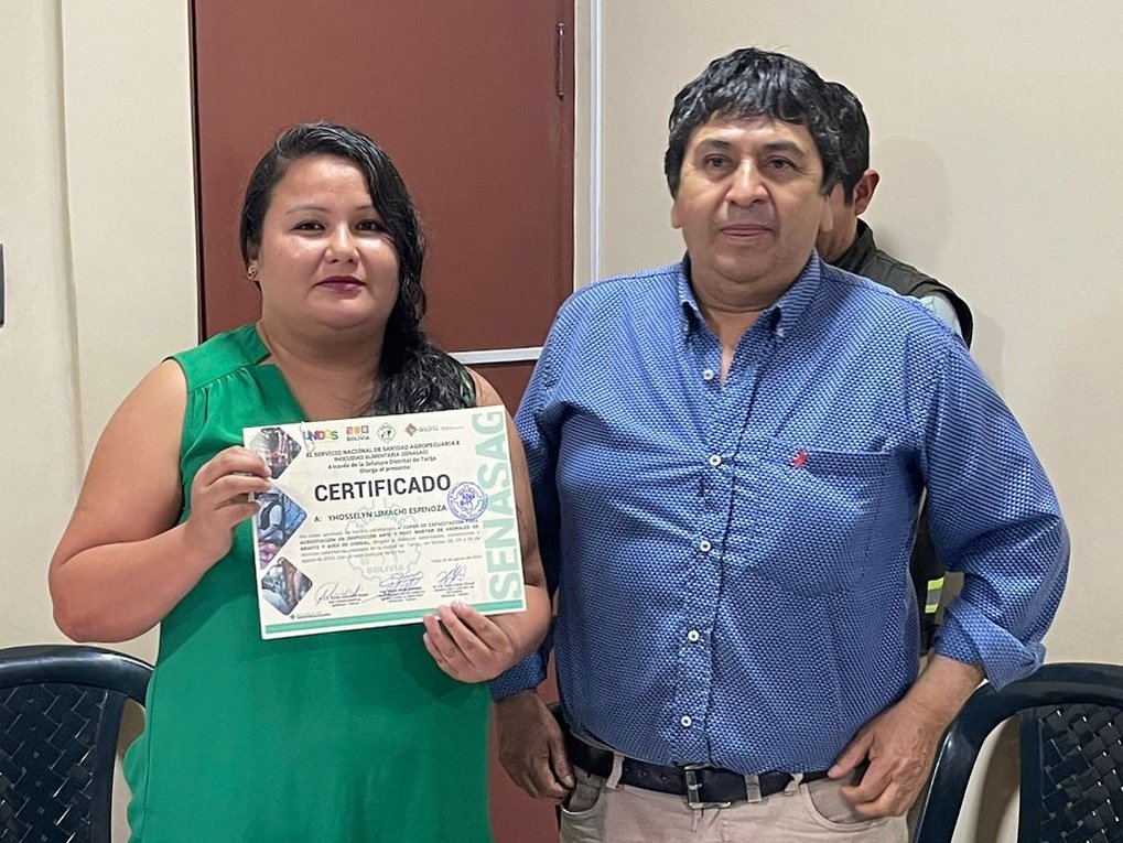 #Tarija

El Senasag inicia el curso de Capacitación en inspección ante y post mortem de animales de abasto y aves de corral, dirigido a médicos veterinarios zootecnistas y técnicos veterinarios, con el objetivo de  garantizar la inocuidad de los alimentos.