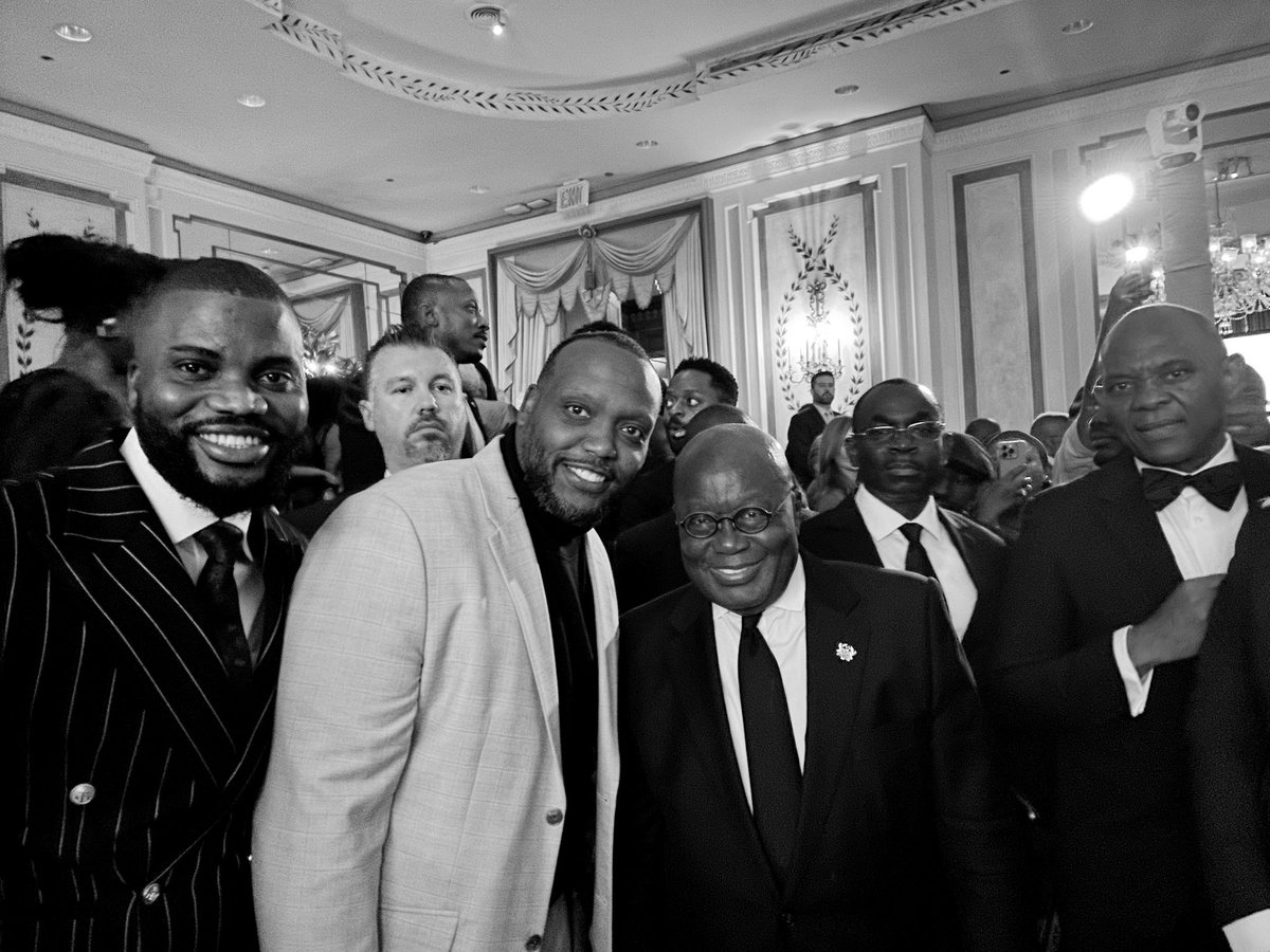 2muchAkanni's tweet photo. @UN President of the Republic of Ghana, President
Nana Addo Dankwa Akufo-Addo @NAkufoAddo and of course, the king of Africapitalism the great TOA @TonyOElumelu
#UNGA #UBAatUNGA
AOL! https://t.co/bk3QYVt4lR