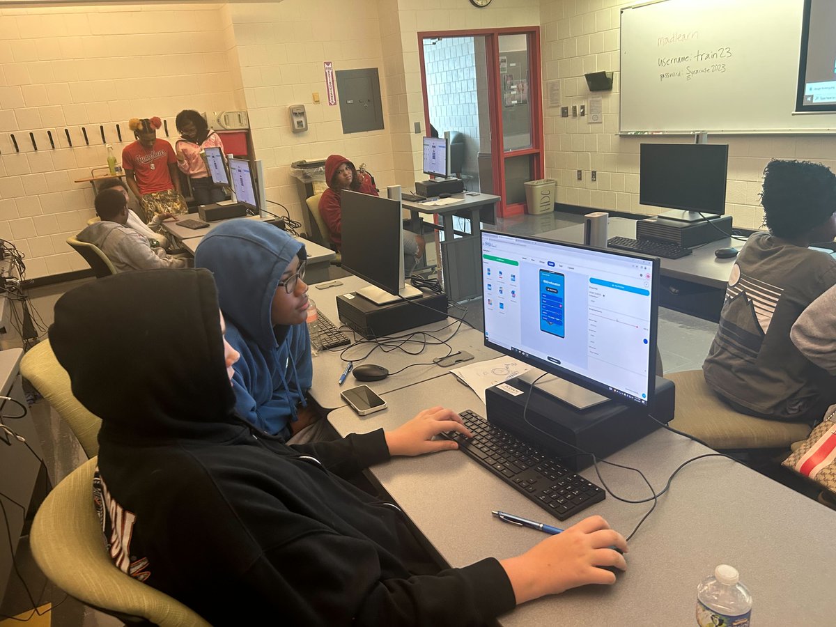 MADLearn's tweet photo. It’s a thrill to know that @MADLearn's after-school app-building clubs and camps are not just fun but are also helping to boost students' self-esteem while enhancing their creativity as they prepare for college and careers.
#GUweek #GEARUPworks #CollegeReadiness #CareerReadiness https://t.co/aemkwZnxsj